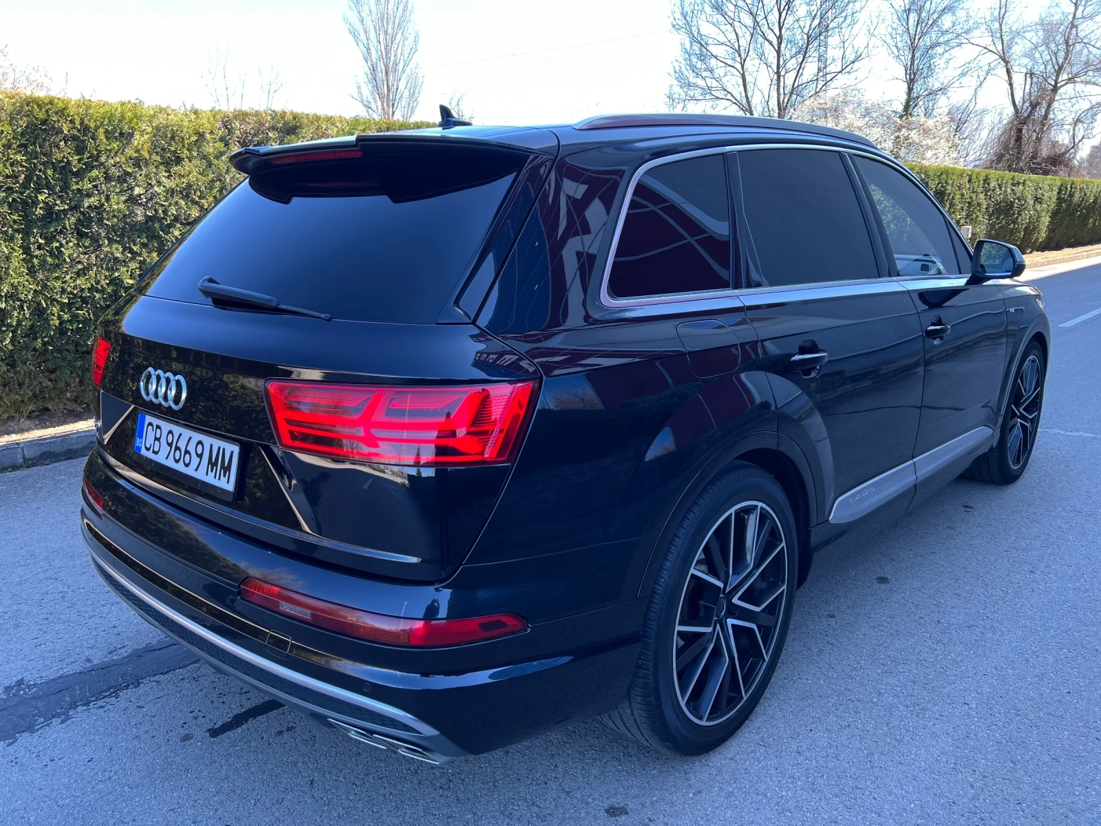 Audi SQ7 EXCLUSIVE/BOSE/CARBON/MATRIX/7M/MASSAGE/ВАКУУМ/ПАН, снимка 7 - Автомобили и джипове - 56171174