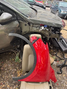 Renault Kadjar 2017г ляв калник с веждата, снимка 1