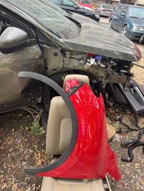 Renault Kadjar 2017г ляв калник с веждата, снимка 2