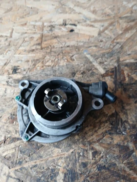 Вакум помпа BMW X5 E70 3.0 дизел , снимка 2