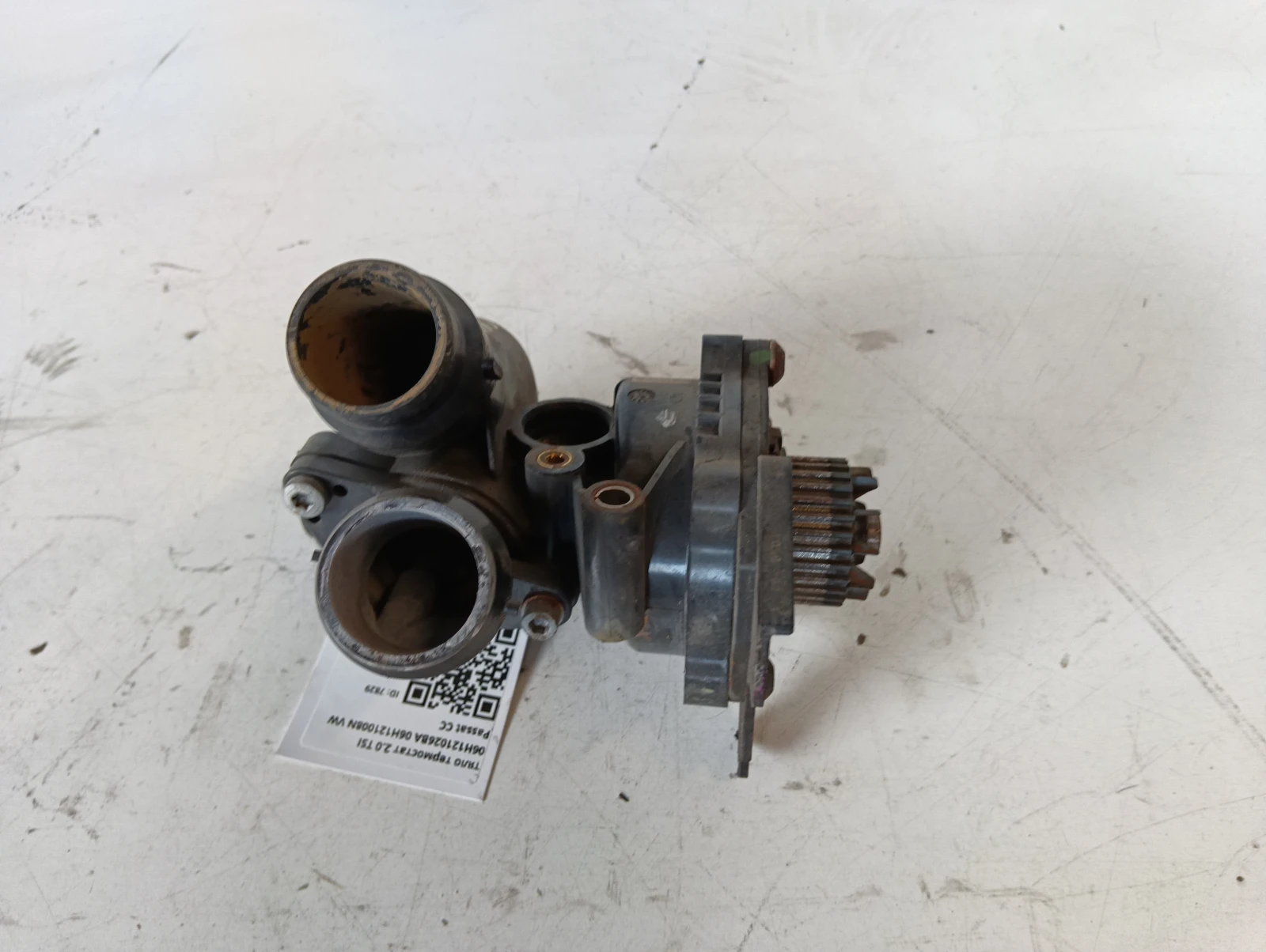 тяло термостат 2.0 TSI 06H121026BA 06H121008N VW Passat CC