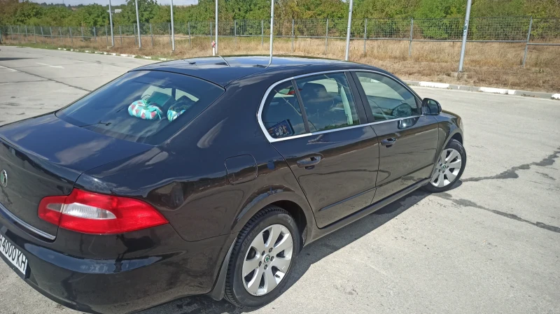 Skoda Superb, снимка 4 - Автомобили и джипове - 47160701