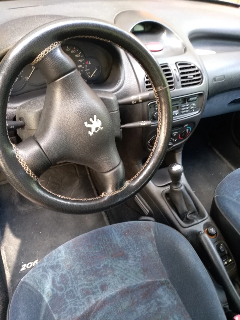 Peugeot 206 1.4i, снимка 3 - Автомобили и джипове - 47409509