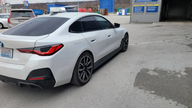 BMW i4 40M, снимка 4 - Автомобили и джипове - 52356038