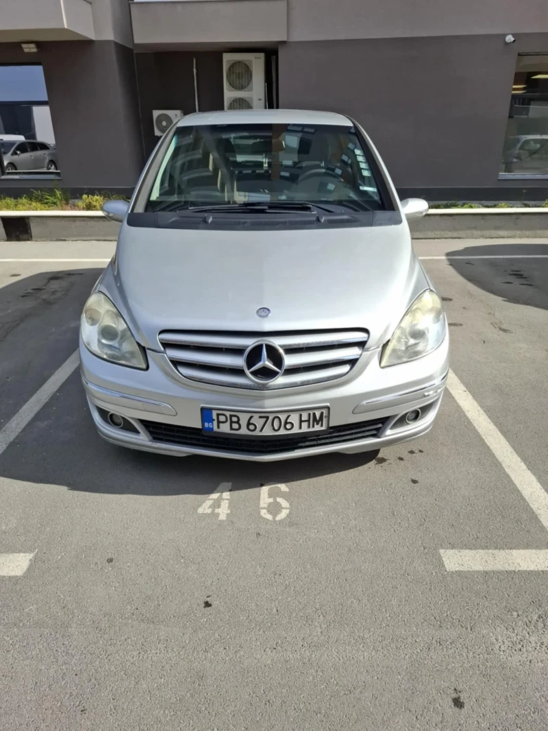 Mercedes-Benz B 180
