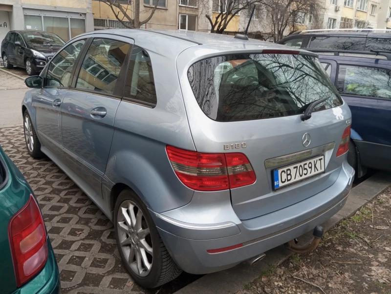 Mercedes-Benz B 180, снимка 2 - Автомобили и джипове - 53561592