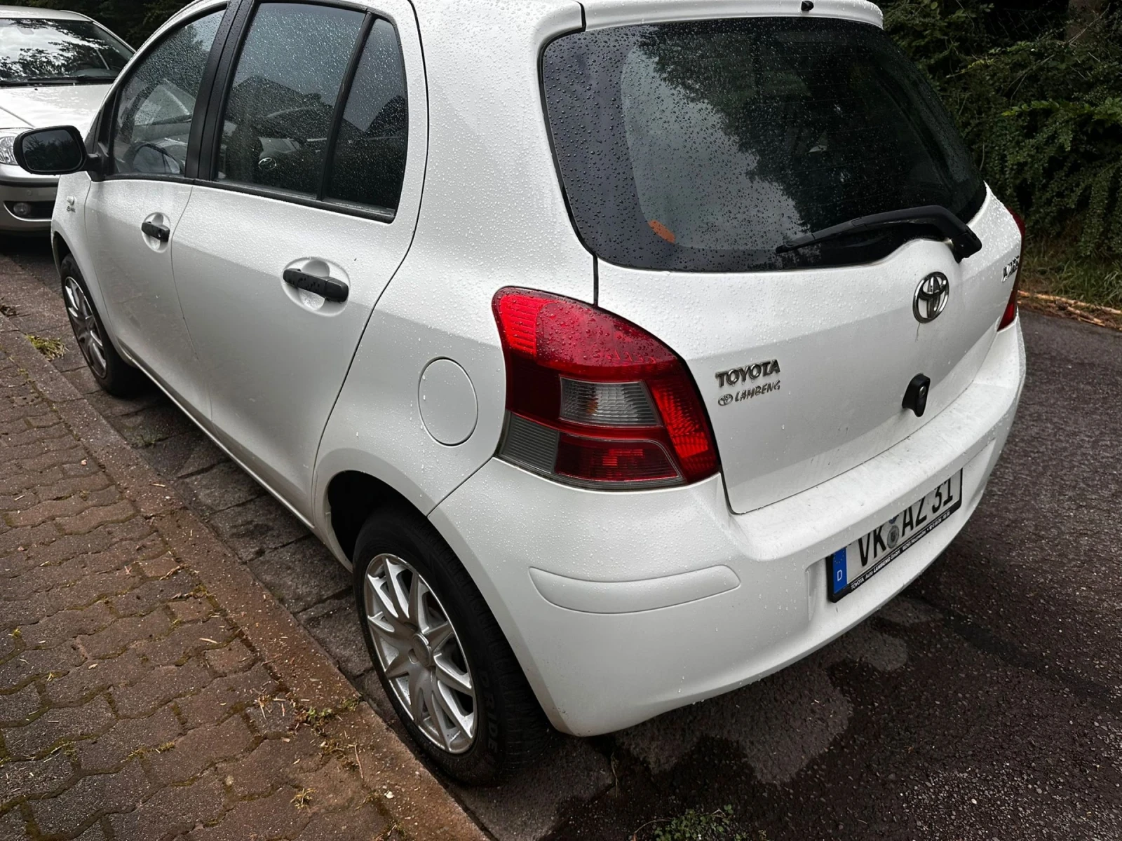 Toyota Yaris  - изображение 4