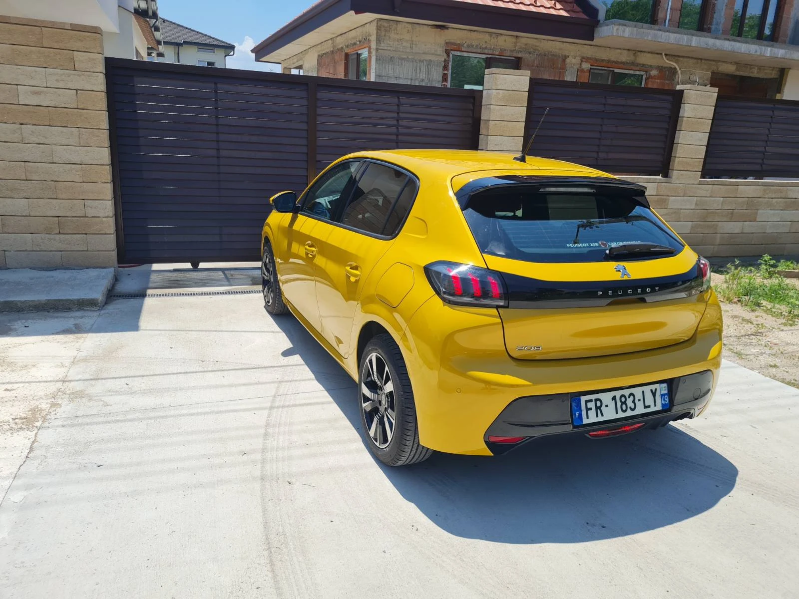 Peugeot 208 1.5 102.кс - изображение 6