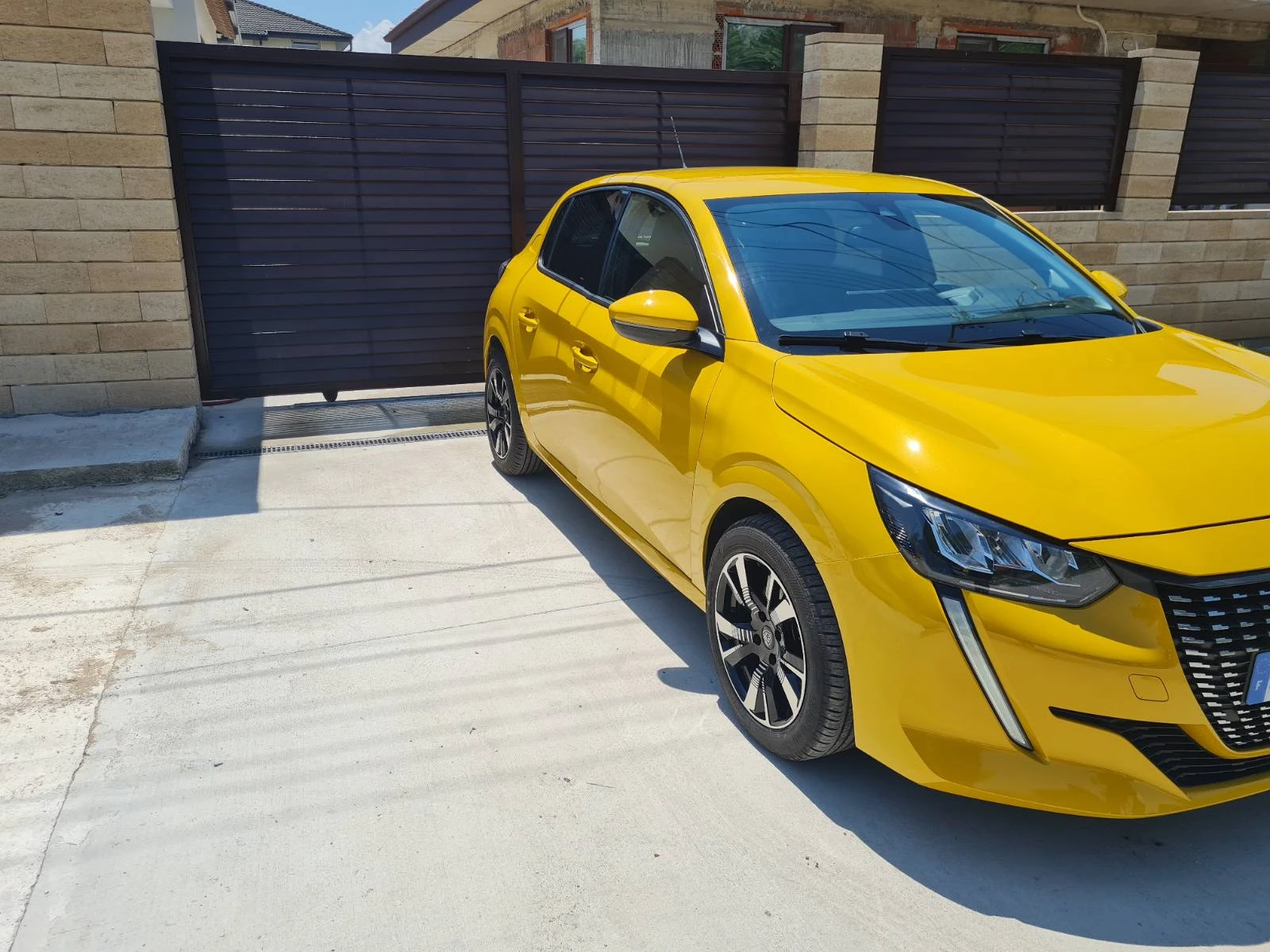 Peugeot 208 1.5 102.кс - изображение 3