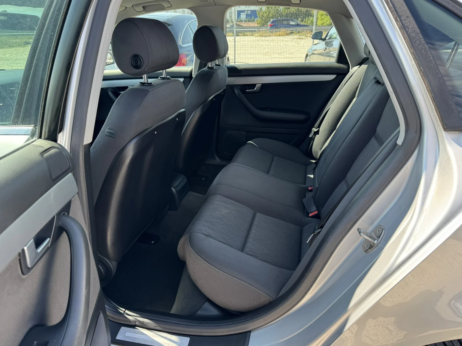 Audi A4 2.0TDI - изображение 8