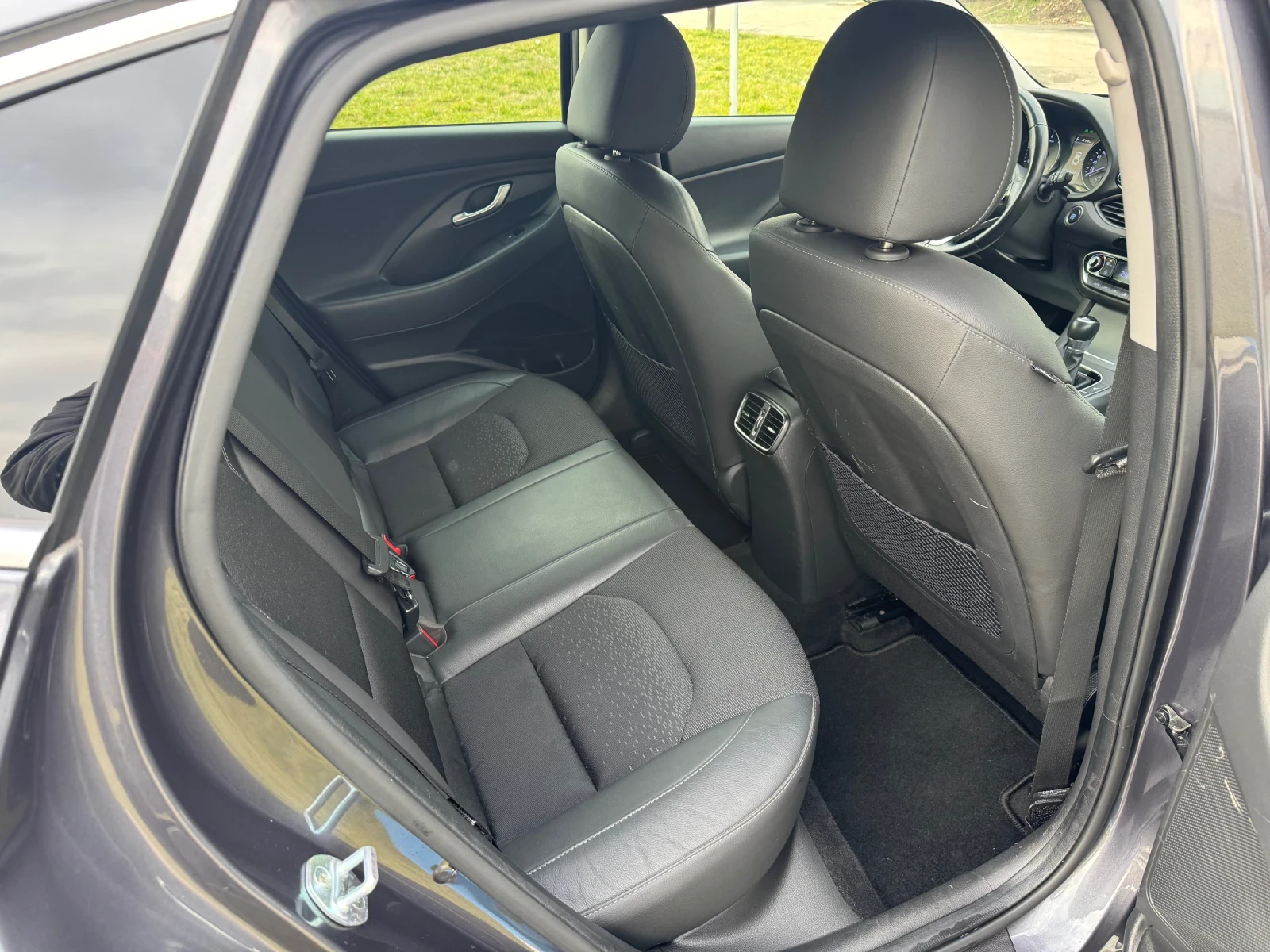 Hyundai I30 1.6CRDi Автоматик/Навигация/Камера/K-Go/Дистроник/ - изображение 10