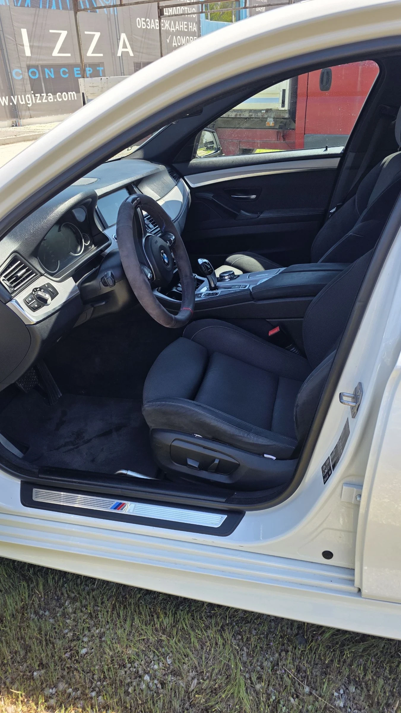 BMW 520  xDrive M Sport, снимка 16 - Автомобили и джипове - 54207954