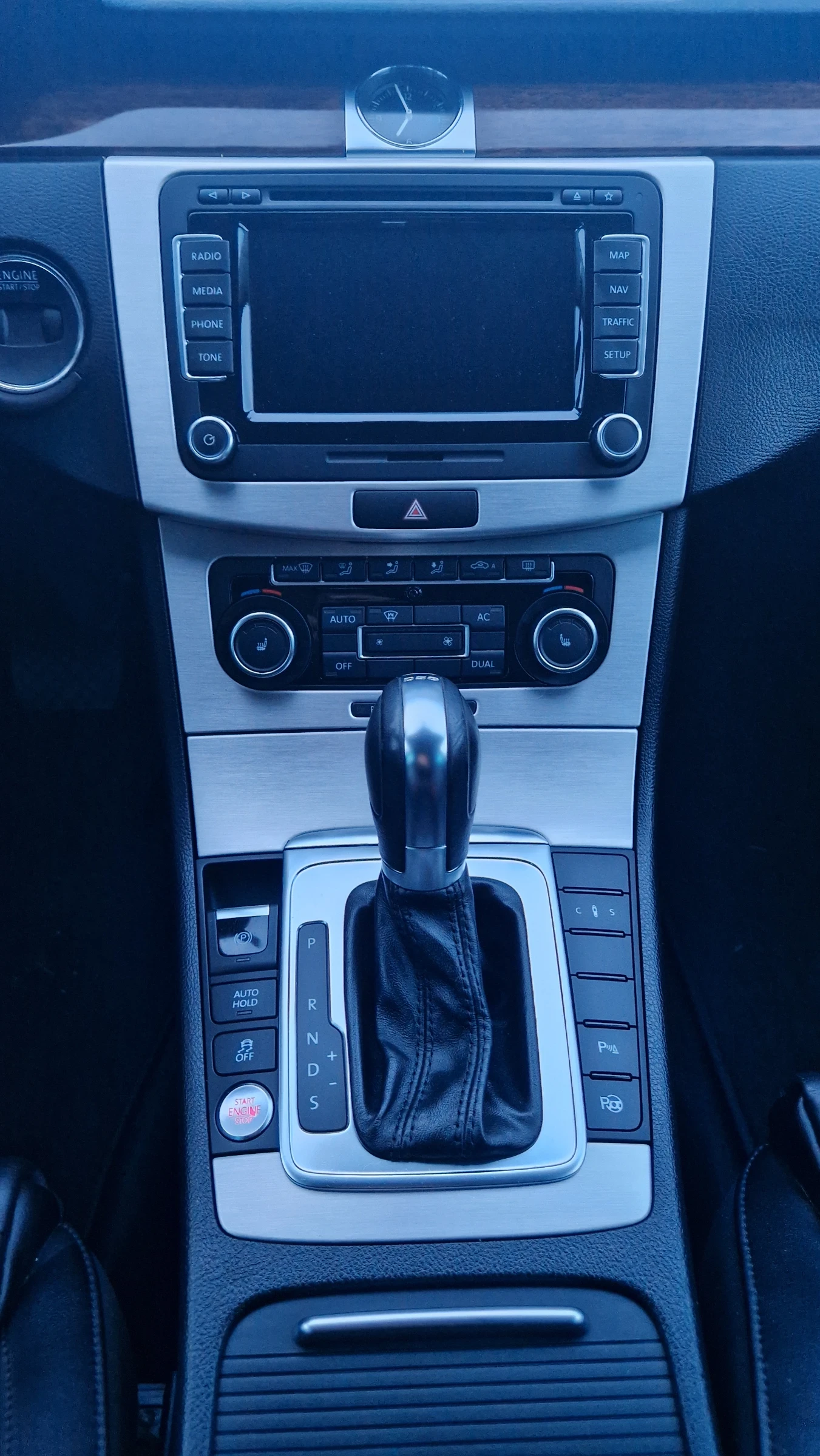 VW Passat 2.0 TSI 211к.с.DSG KEYLESS ТОП СЪСТОЯНИЕ ШВЕЙЦАРИЯ, снимка 8 - Автомобили и джипове - 54359224