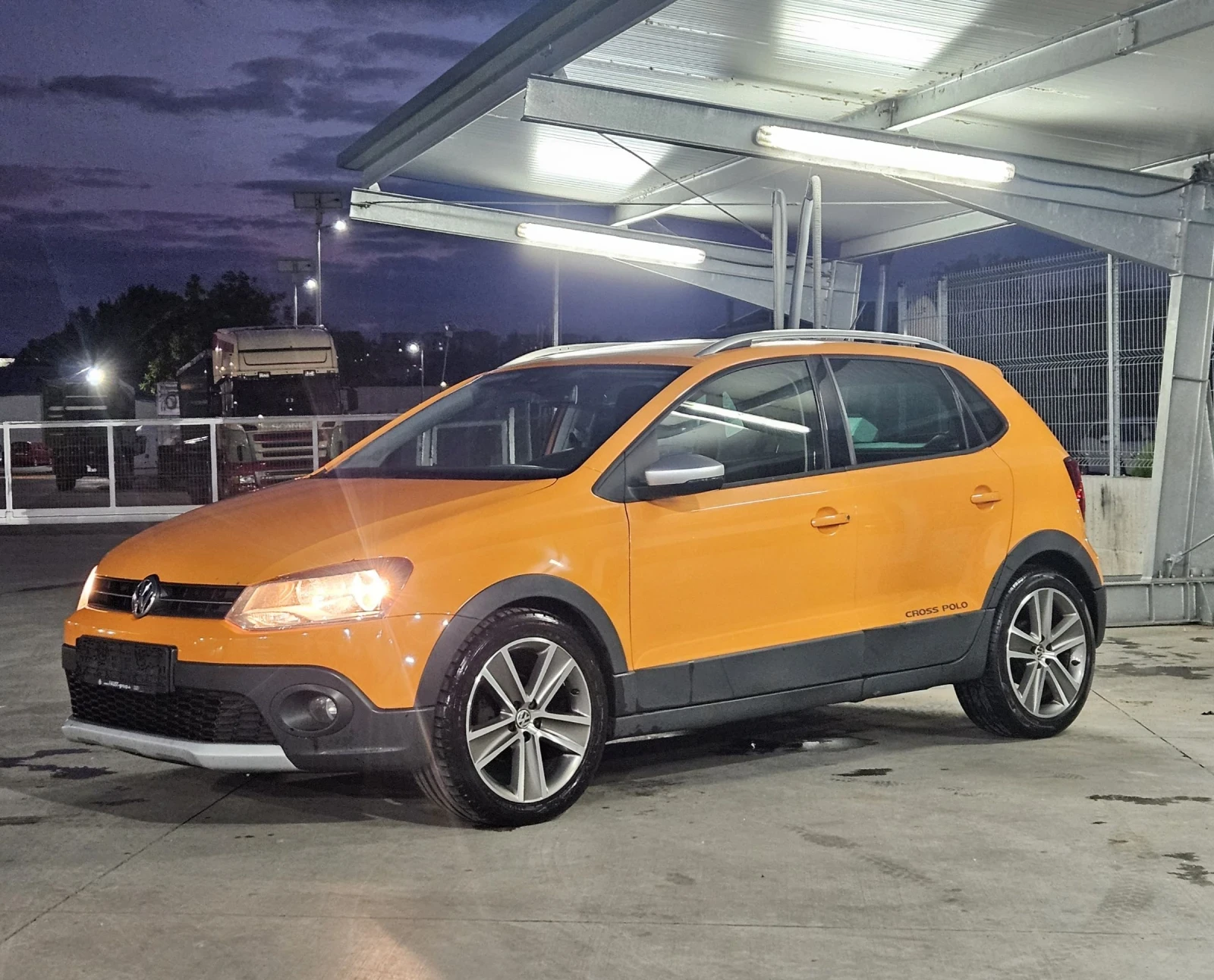 VW Polo 1.6TDI CROSS , снимка 4 - Автомобили и джипове - 54671603