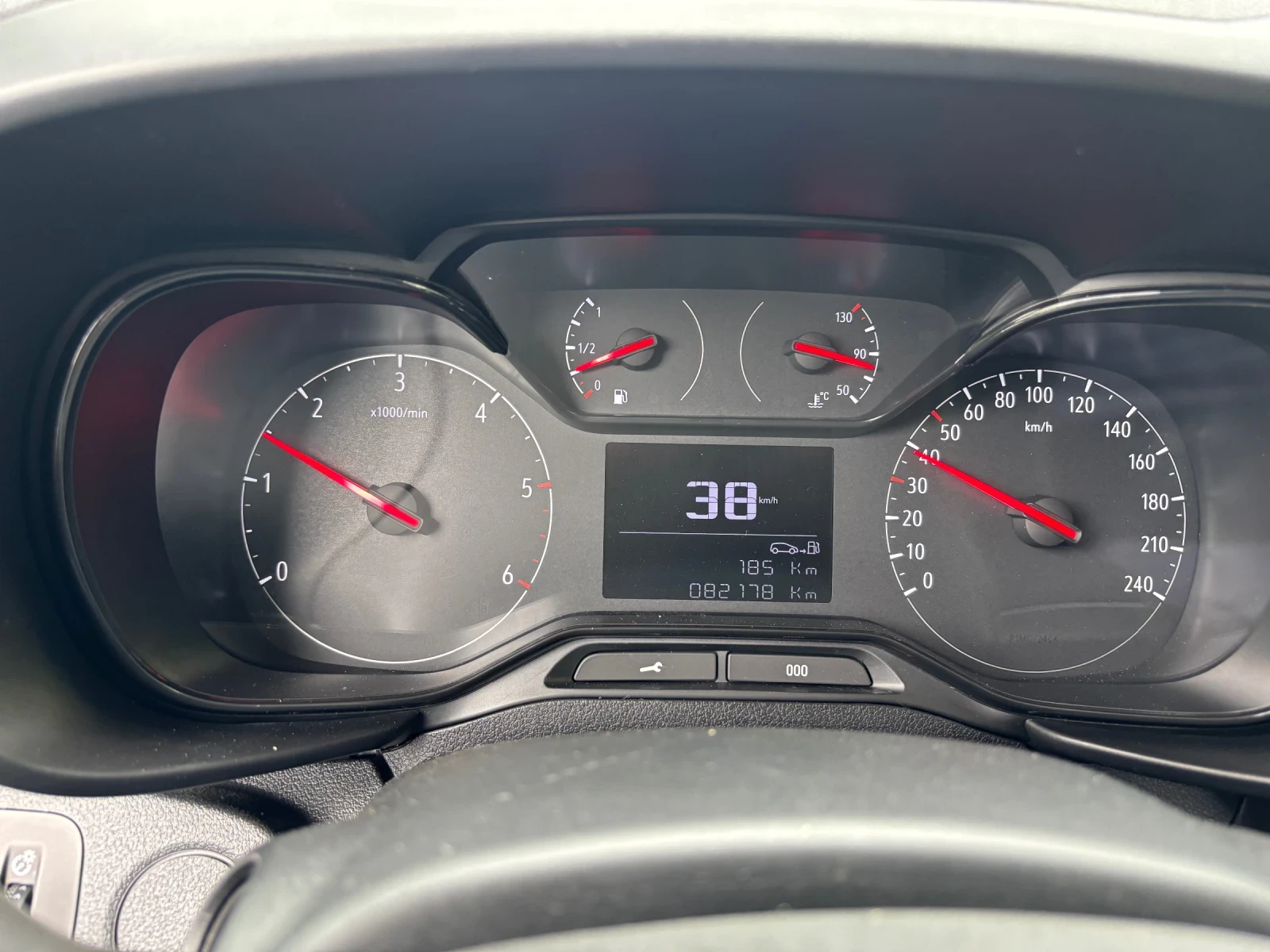 Opel Combo 1.6 hdi klima, снимка 8 - Автомобили и джипове - 54941847