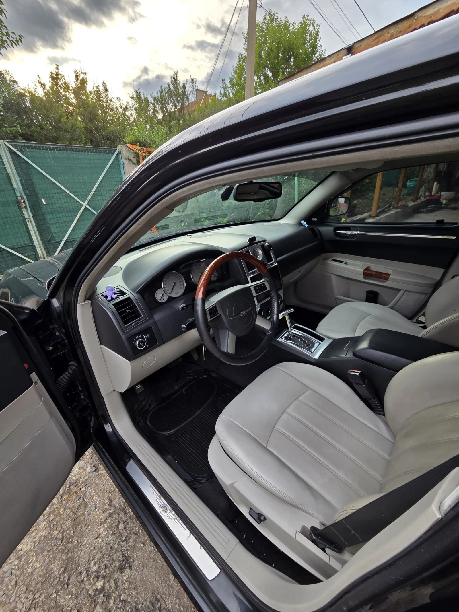 Chrysler 300c 3.0, снимка 6 - Автомобили и джипове - 55307765