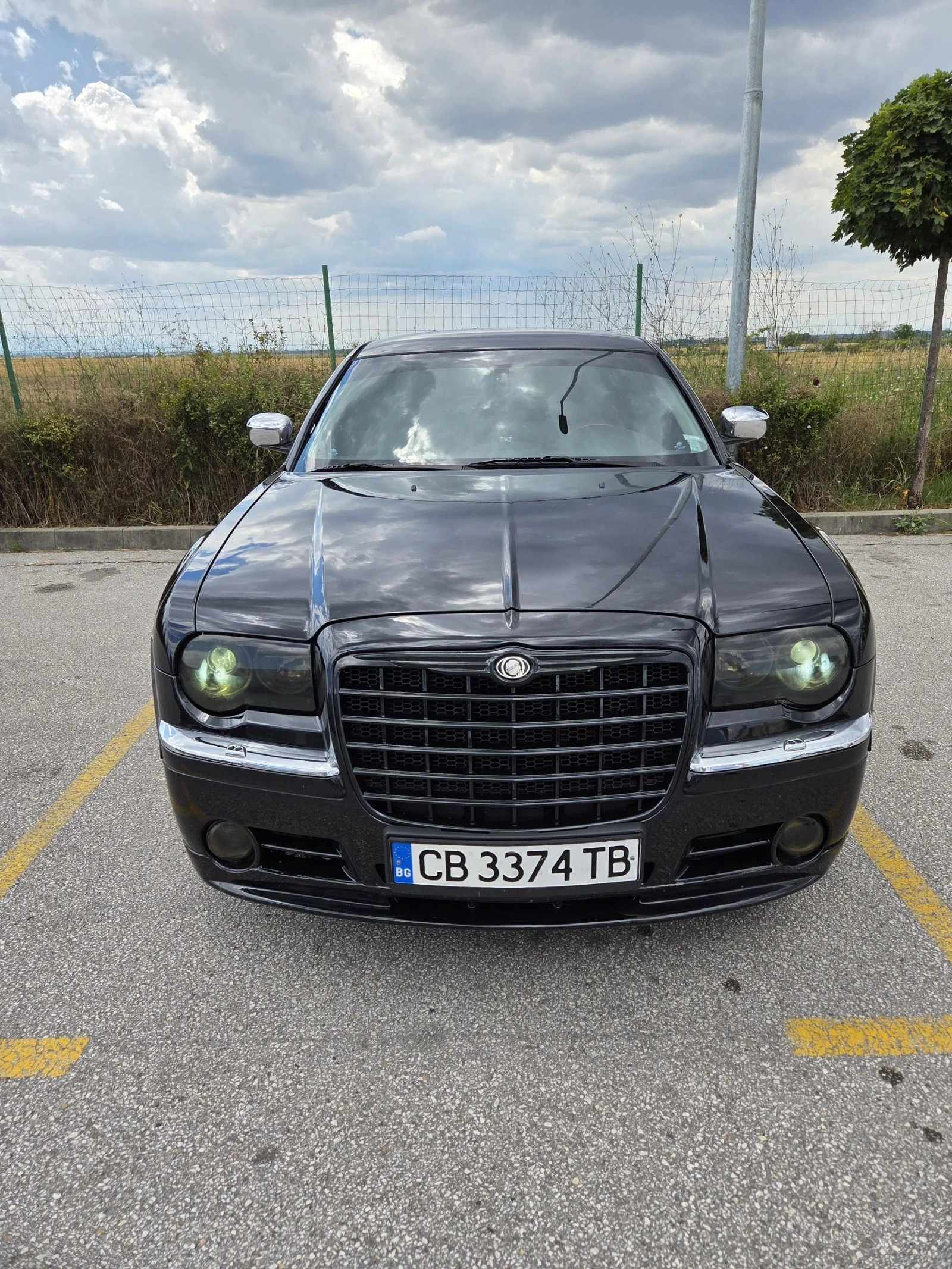 Chrysler 300c 3.0, снимка 2 - Автомобили и джипове - 55307765
