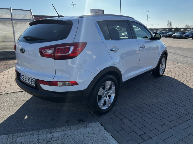 Kia Sportage 1.6 Регистриран/CarPlay/Камера/, снимка 5 - Автомобили и джипове - 49475041