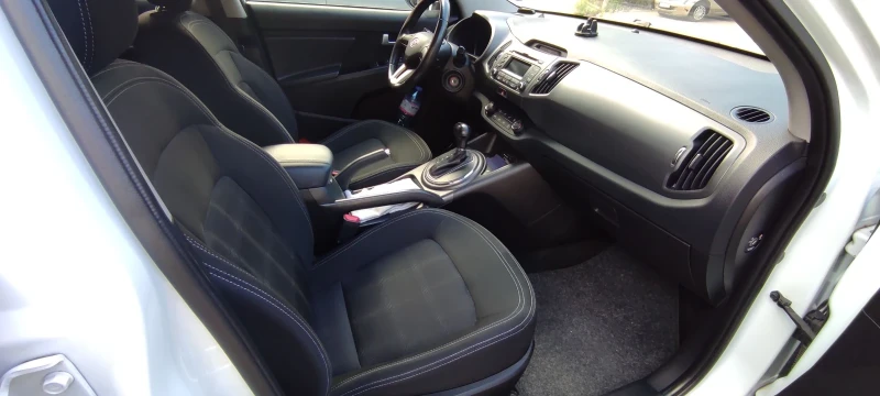 Kia Sportage 2.0 4* 4 газ-бензин, закупена от Киа България , снимка 6 - Автомобили и джипове - 51991082