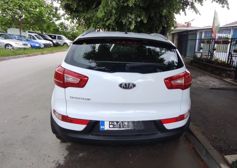 Kia Sportage 2.0 4* 4 газ-бензин, закупена от Киа България , снимка 3 - Автомобили и джипове - 51991082