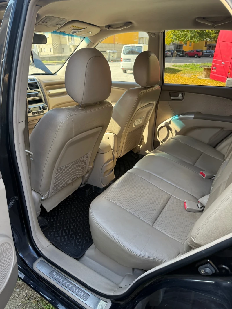 Kia Sportage, снимка 11 - Автомобили и джипове - 52155380