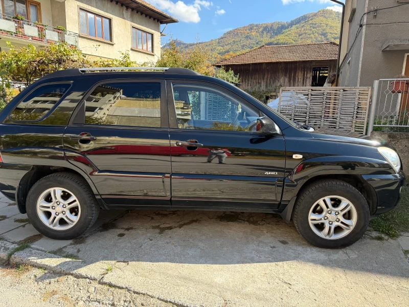 Kia Sportage, снимка 2 - Автомобили и джипове - 52155380
