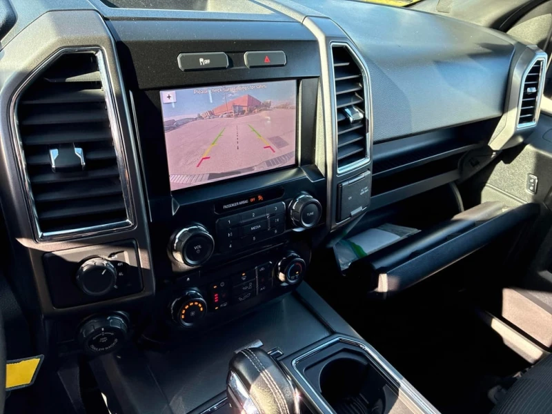 Ford F150 * 4WD SuperCrew * CARFAX * БЕЗ ПЪРВОНАЧАЛНА ВНОСКА, снимка 9 - Автомобили и джипове - 52806227