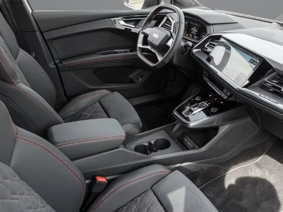 Audi Q4 45 Quattro = S-line = Black Optic Гаранция, снимка 9 - Автомобили и джипове - 55001215