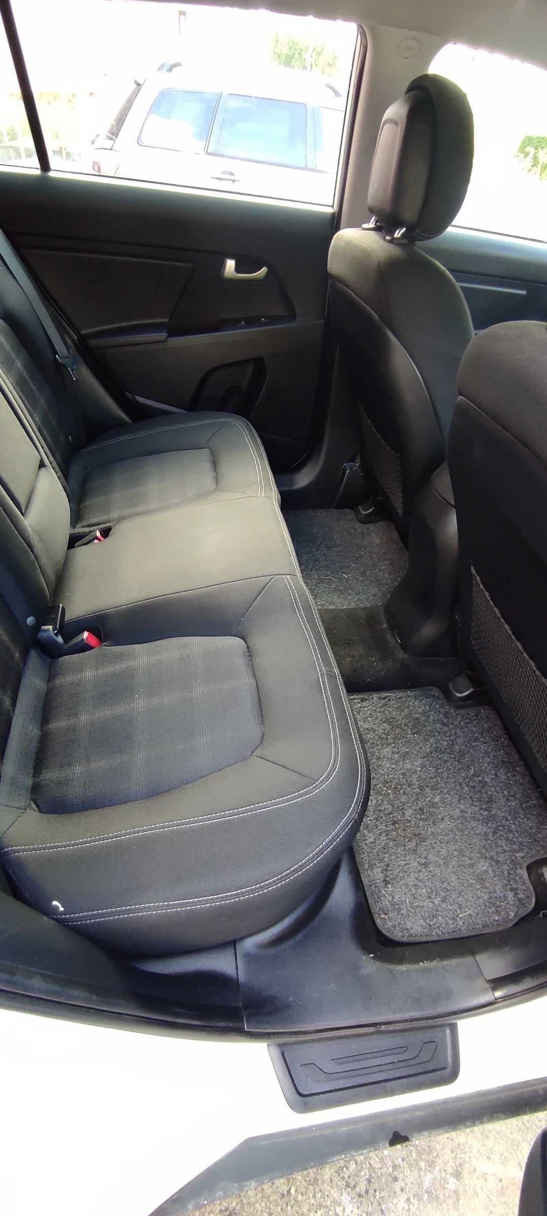 Kia Sportage 2.0 4* 4 газ-бензин, закупена от Киа България  - изображение 9