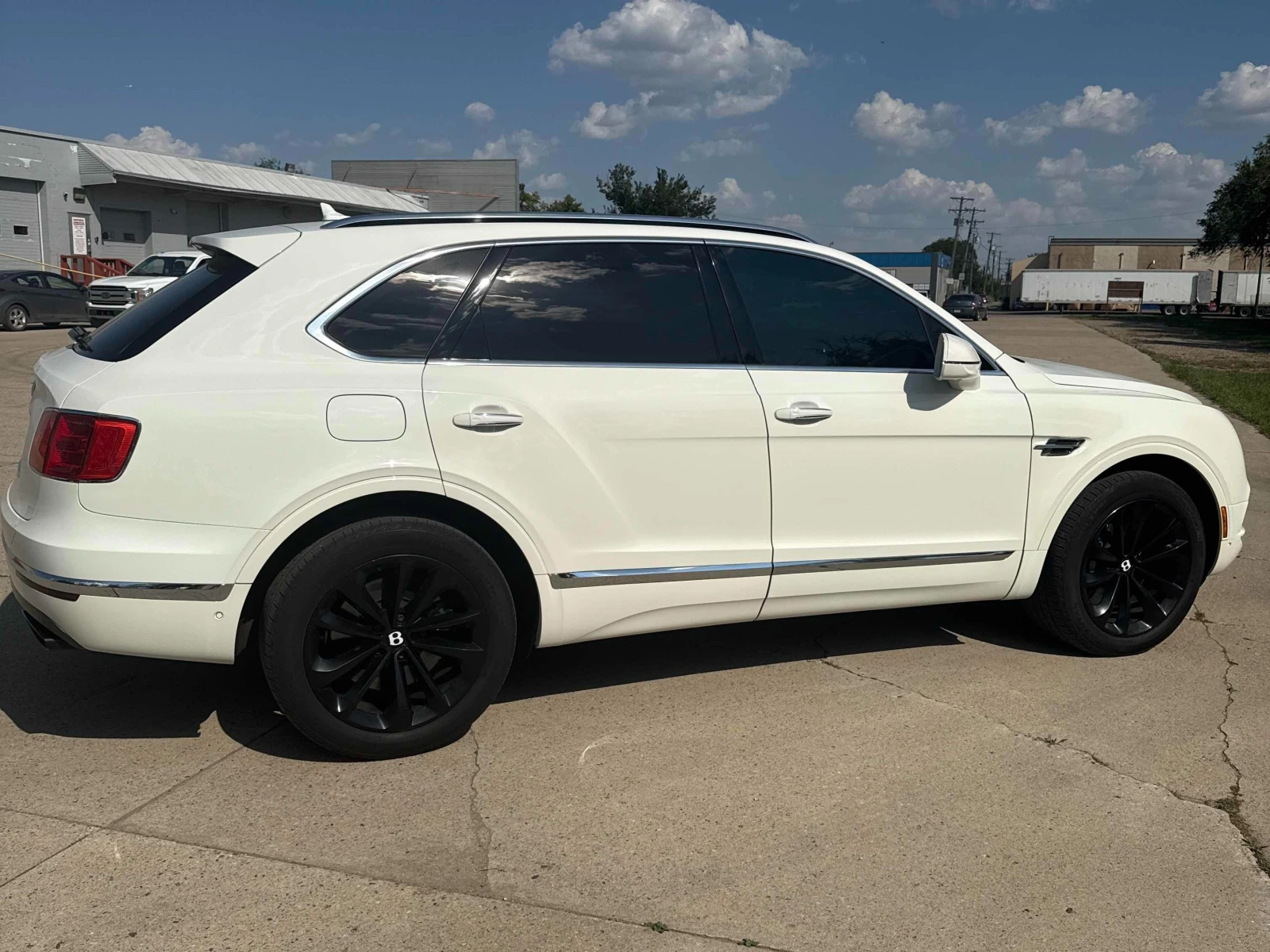 Bentley Bentayga CARFAX * * АВТО КРЕДИТ * *  - изображение 5