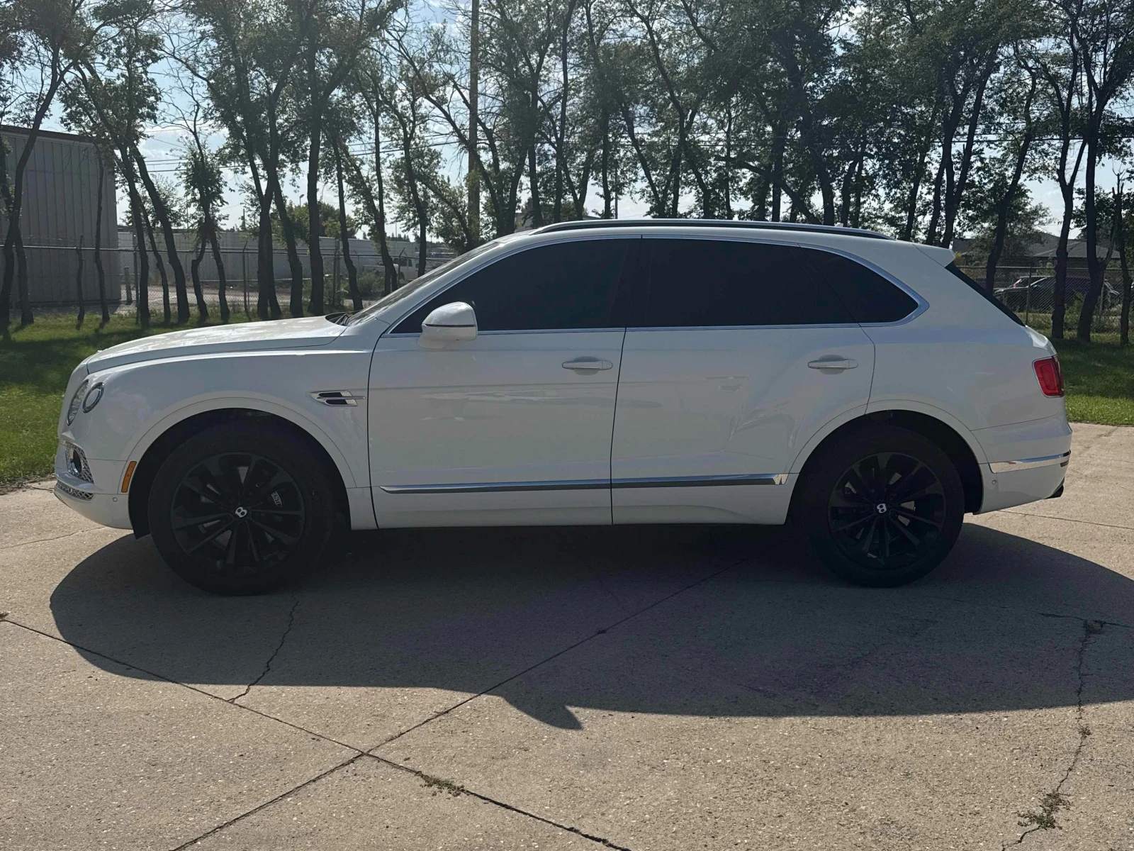 Bentley Bentayga CARFAX * * АВТО КРЕДИТ * *  - изображение 3