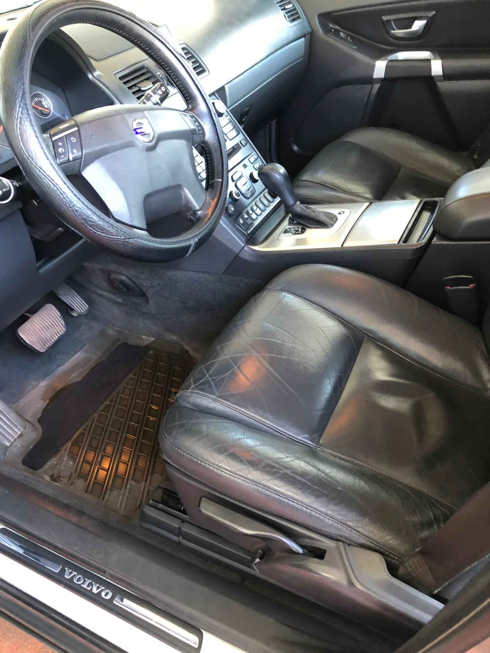 Volvo Xc90 D5/4x4/185k - изображение 8