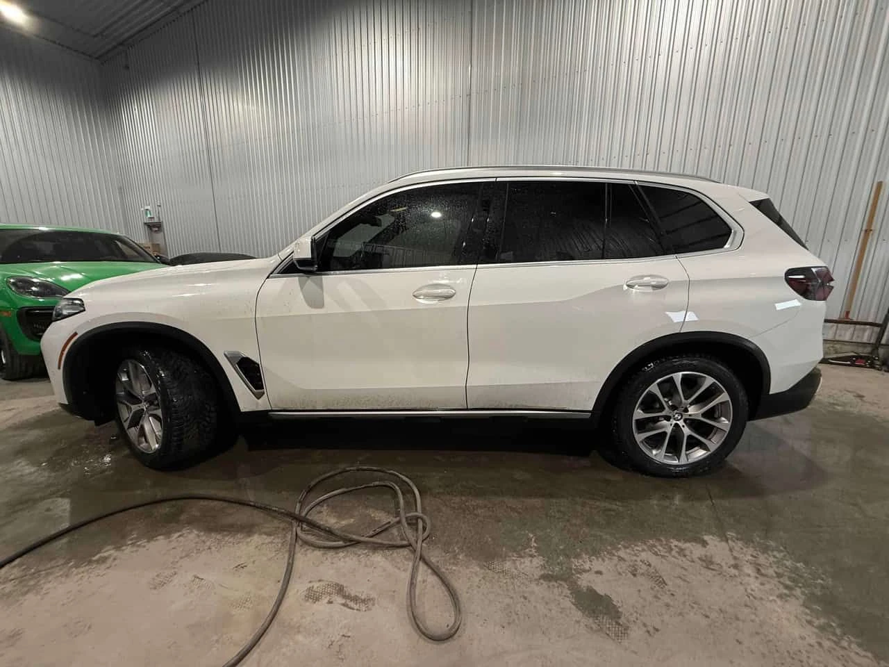 BMW X5 xDrive40i/ДИСТРОНИК/ОБДУХВАНЕ/АМБИЕНТНО/ПАНОРАМА - изображение 3