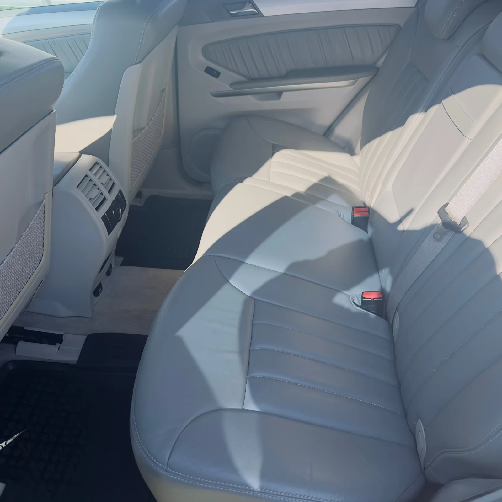 Mercedes-Benz ML 320 CDI 4 MATIC, снимка 7 - Автомобили и джипове - 53749531