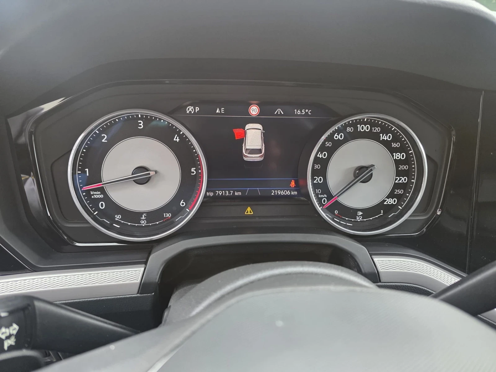 VW Touareg 3.0 V6 TDI SCR Atmosphere, снимка 8 - Автомобили и джипове - 54441096
