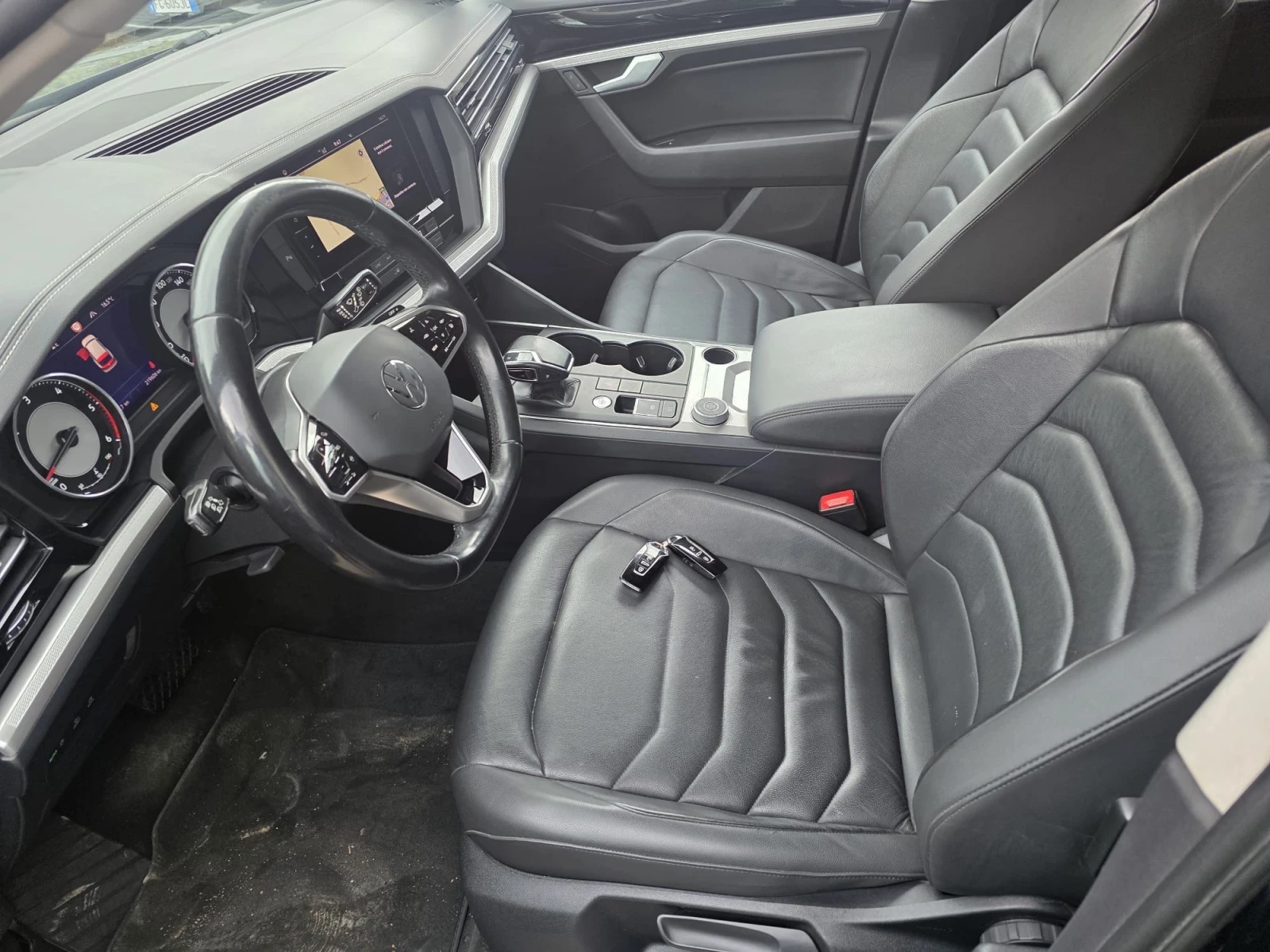 VW Touareg 3.0 V6 TDI SCR Atmosphere, снимка 12 - Автомобили и джипове - 54441096