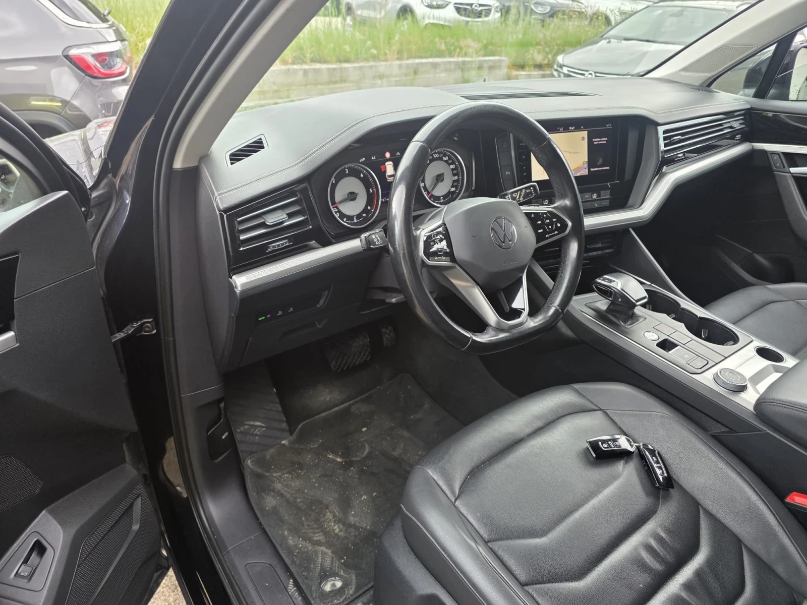 VW Touareg 3.0 V6 TDI SCR Atmosphere, снимка 13 - Автомобили и джипове - 54441096