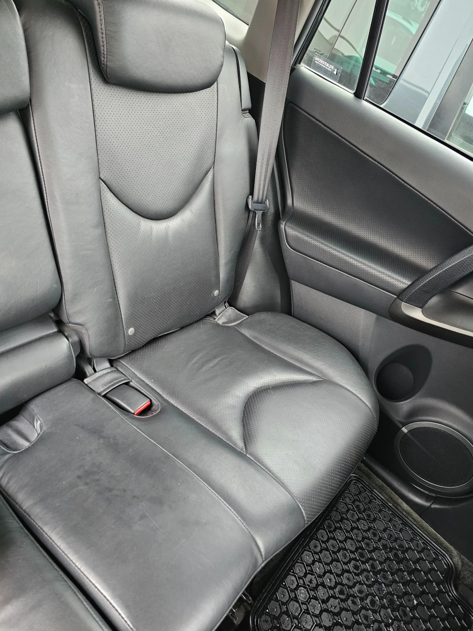 Toyota Rav4, снимка 10 - Автомобили и джипове - 54525854