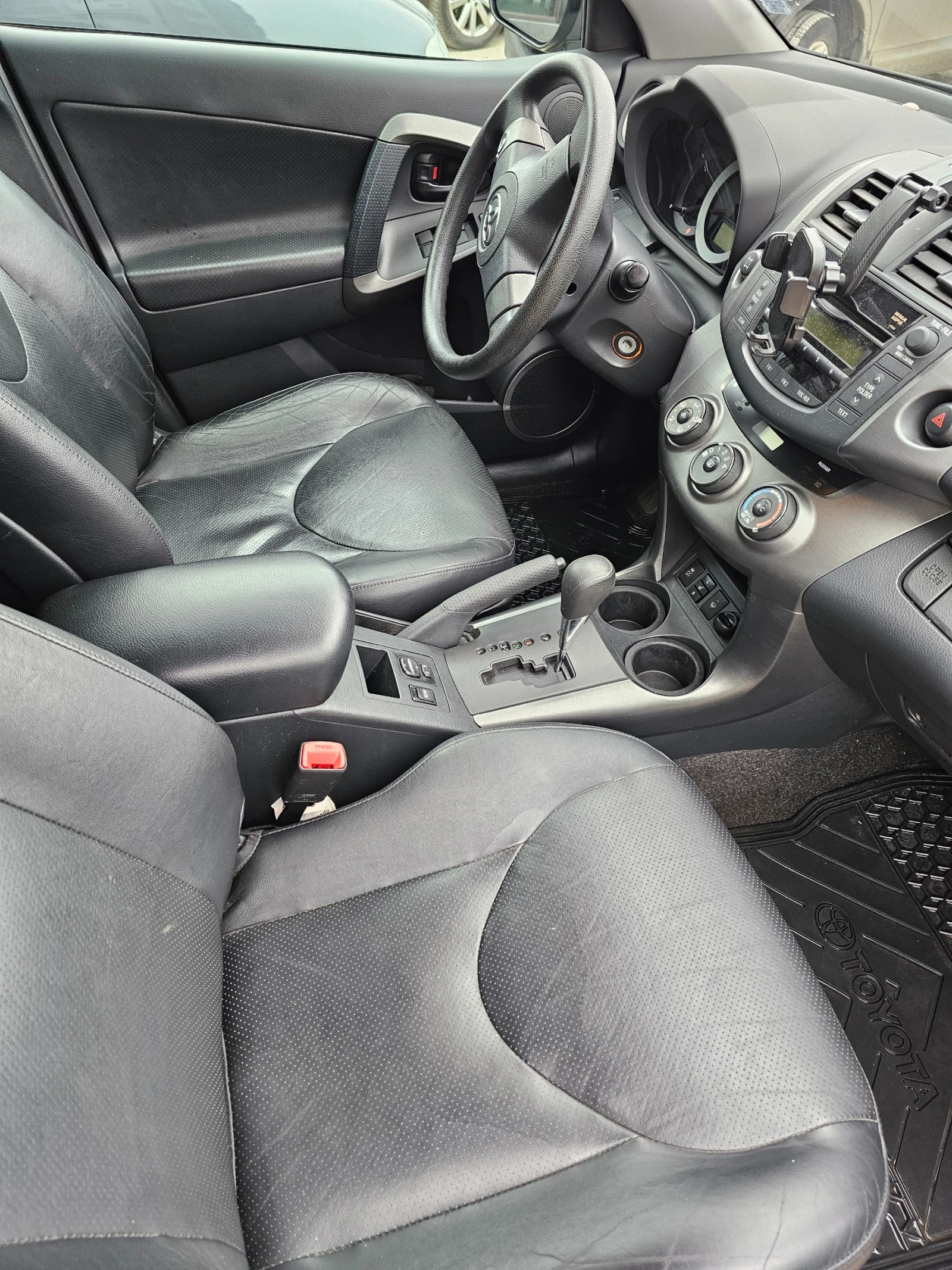 Toyota Rav4, снимка 7 - Автомобили и джипове - 54525854