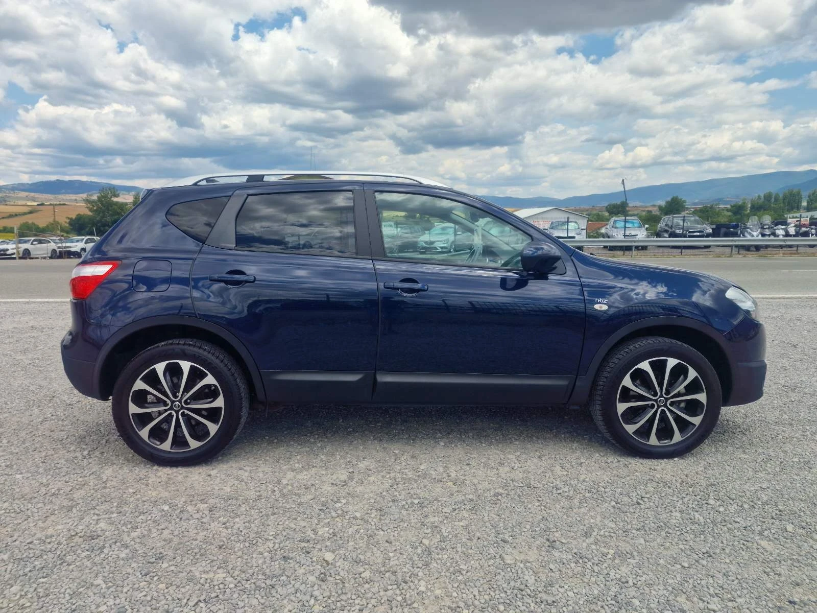 Nissan Qashqai 1.5DCI-N-TEC , снимка 5 - Автомобили и джипове - 55176777