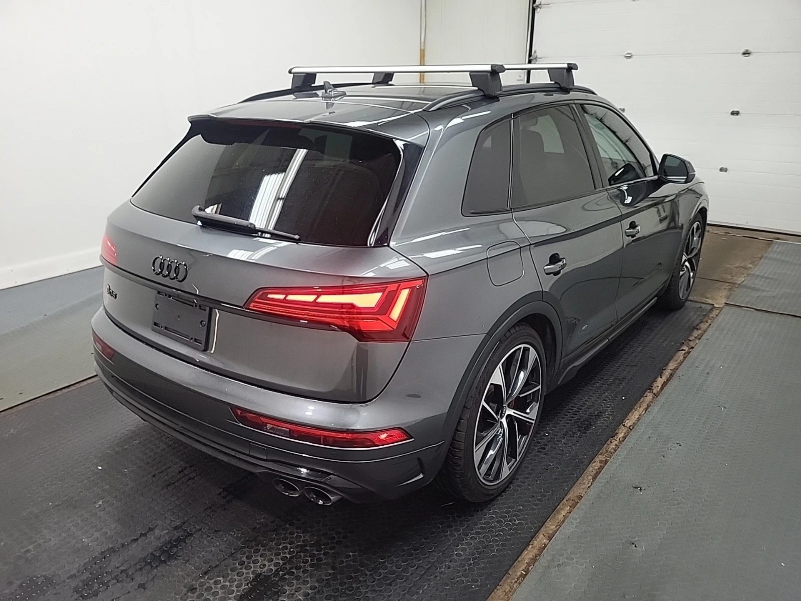 Audi SQ5 Progressiv / Quattro /  Daytona Gray Pearl, снимка 4 - Автомобили и джипове - 55317211