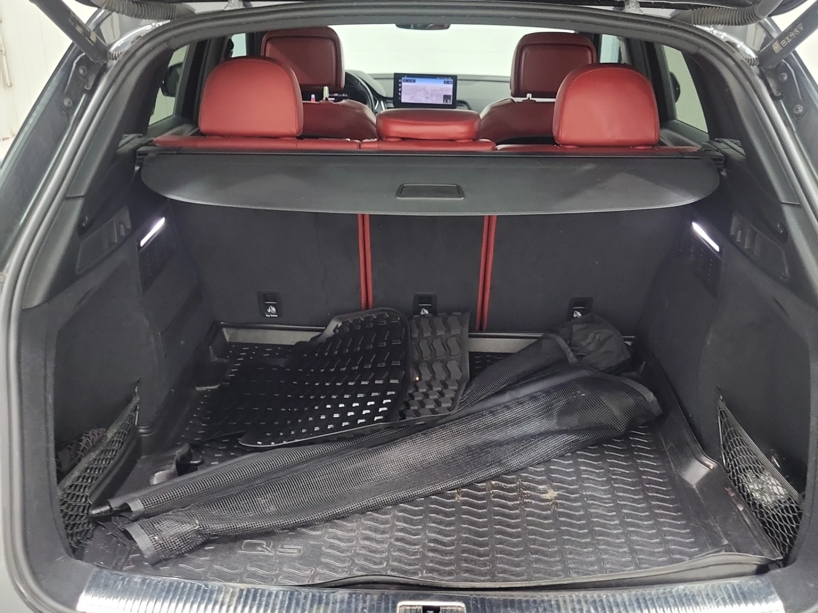 Audi SQ5 Progressiv / Quattro /  Daytona Gray Pearl, снимка 14 - Автомобили и джипове - 55317211