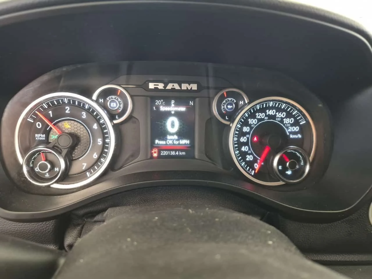 Dodge RAM 1500 * BIG HORN CREW CAB SHORT BED * CARFAX * ОПЦИЯ ЗА , снимка 9 - Автомобили и джипове - 55510478