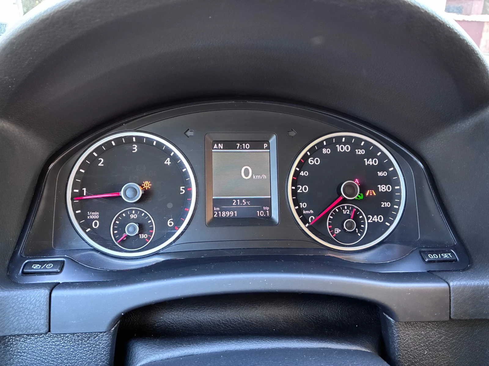 VW Tiguan 4 Motion DSG /LED /CAM /PANORAMA , снимка 9 - Автомобили и джипове - 55645878