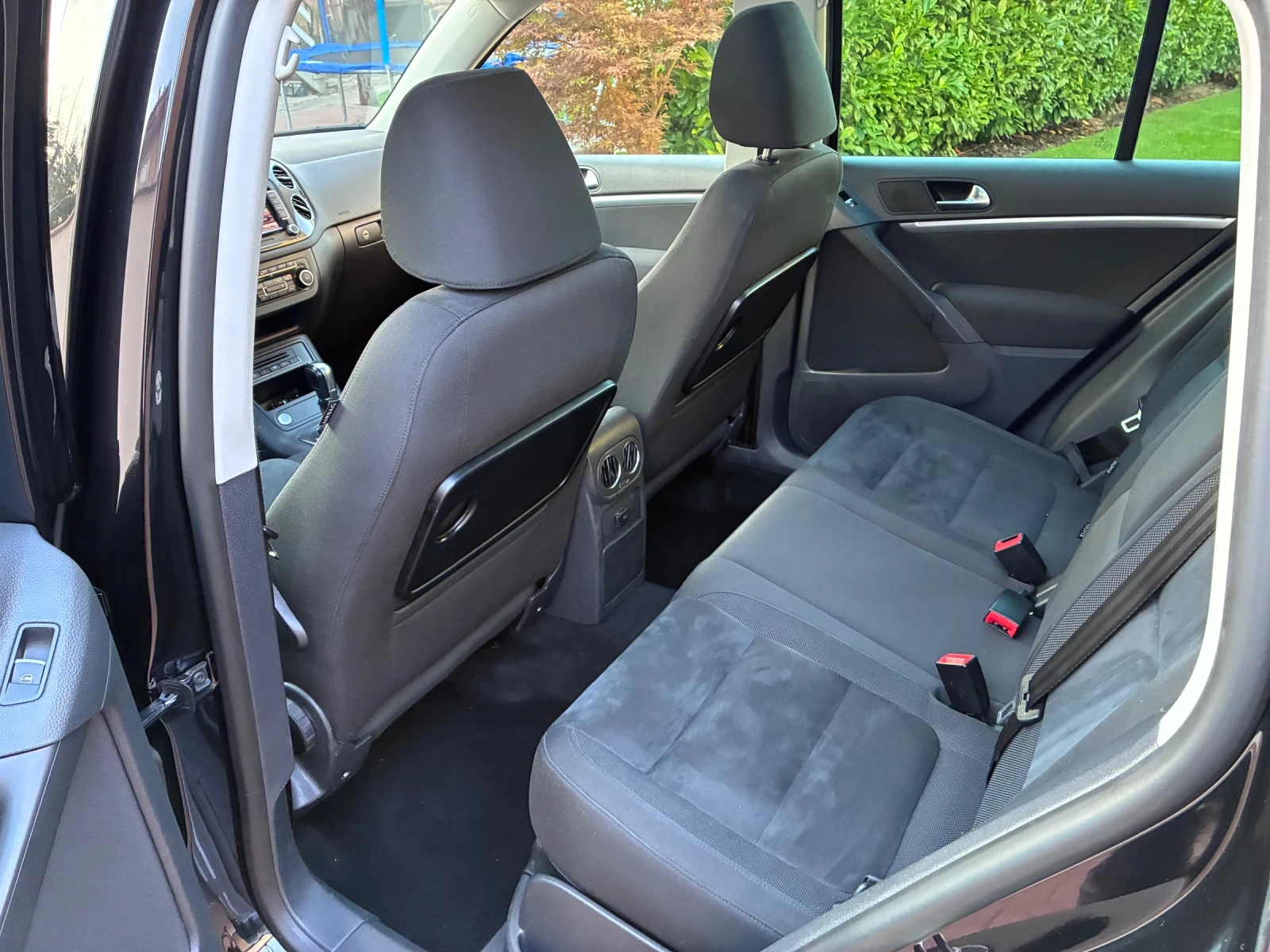 VW Tiguan 4 Motion DSG /LED /CAM /PANORAMA , снимка 13 - Автомобили и джипове - 55645878