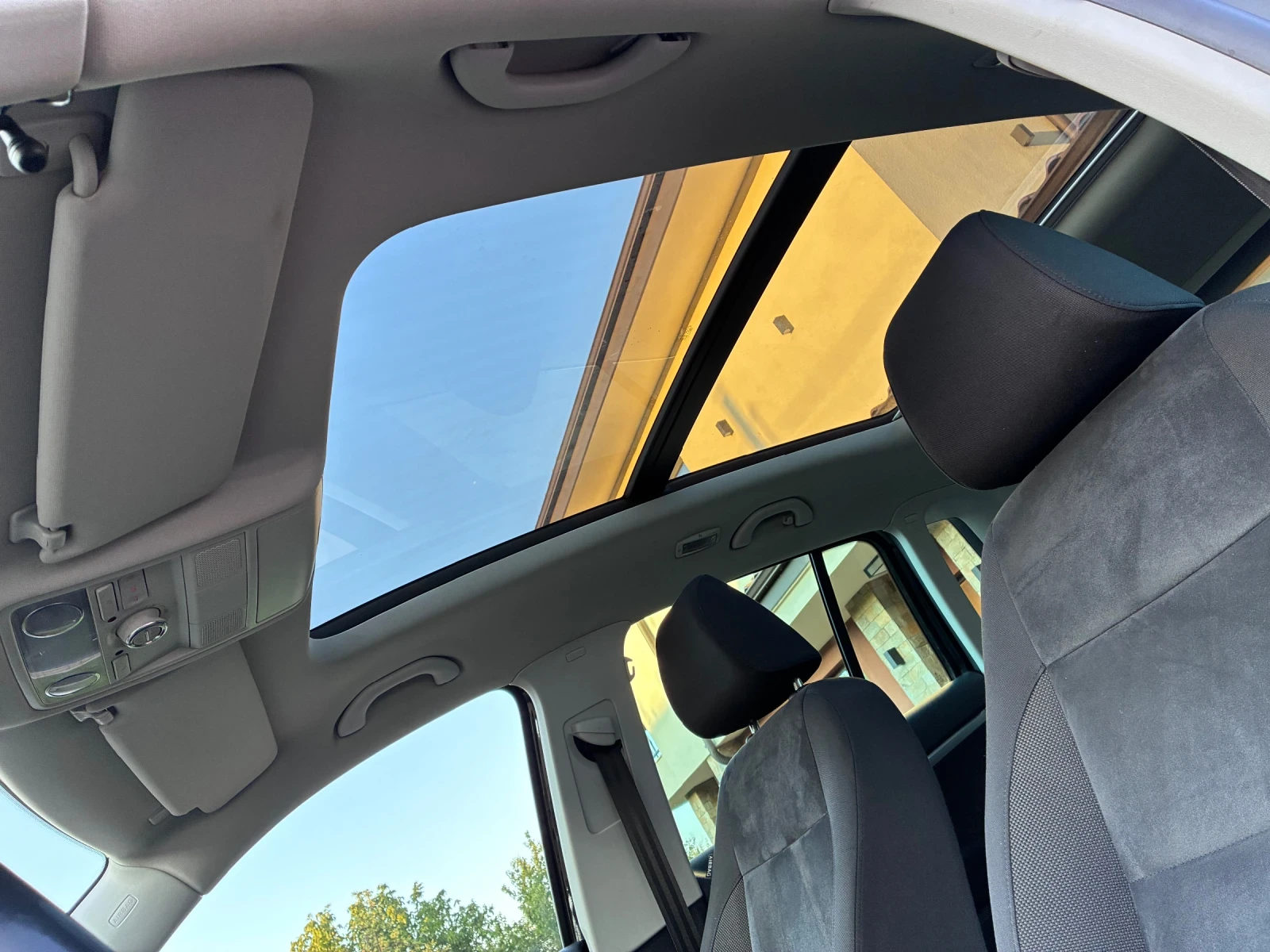 VW Tiguan 4 Motion DSG /LED /CAM /PANORAMA , снимка 14 - Автомобили и джипове - 55645878