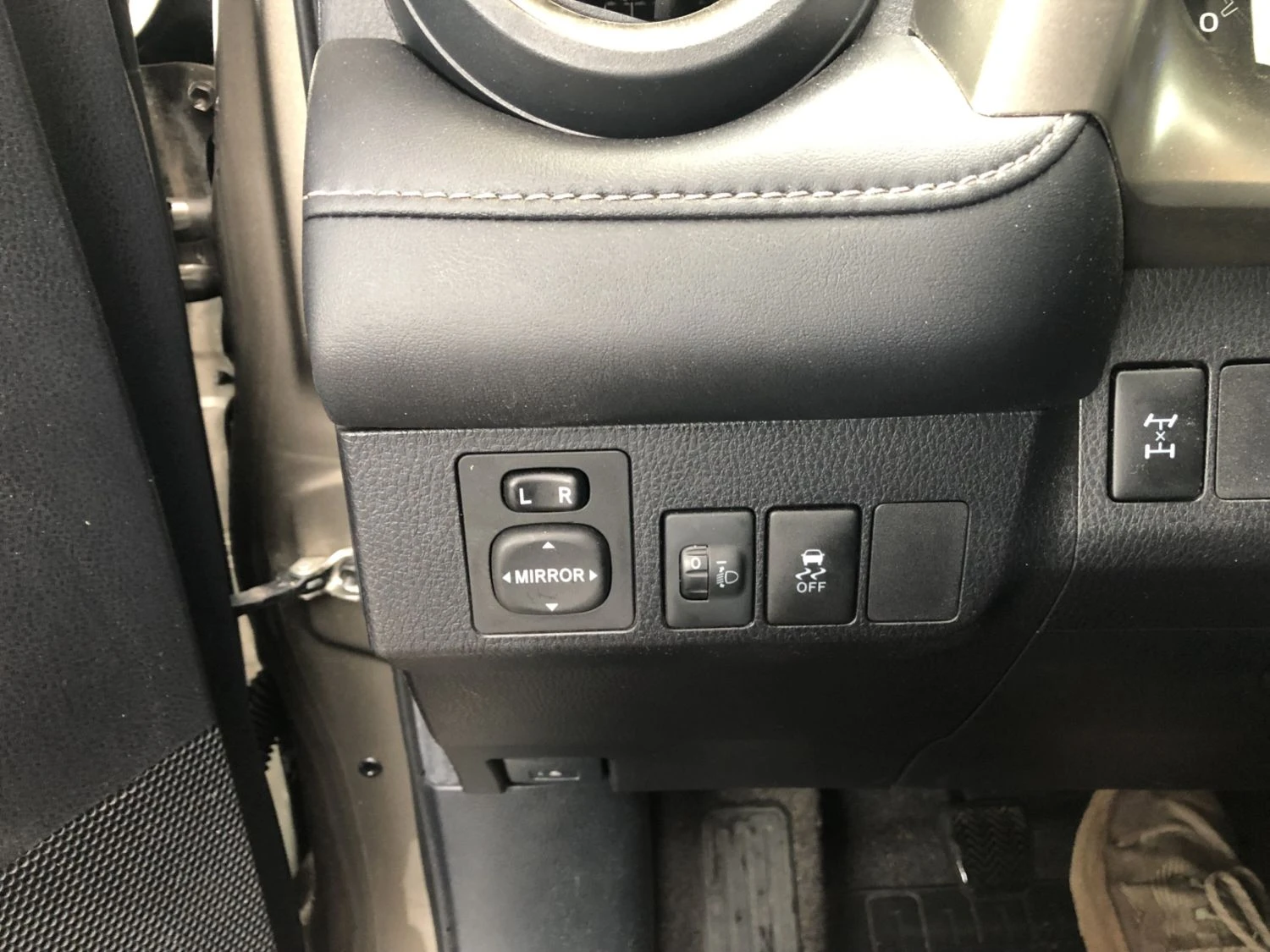 Toyota Rav4 Т3 2.0 Бензин, снимка 10 - Автомобили и джипове - 55718606