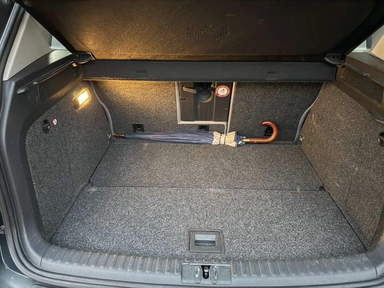 VW Tiguan, снимка 10 - Автомобили и джипове - 55795193