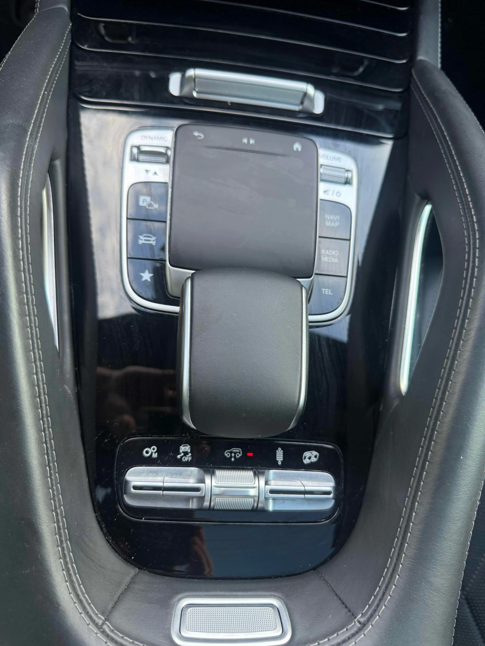 Mercedes-Benz GLS 63 AMG | CARFAX | БЕЗ ИНЦИДЕНТИ, снимка 10 - Автомобили и джипове - 56091554