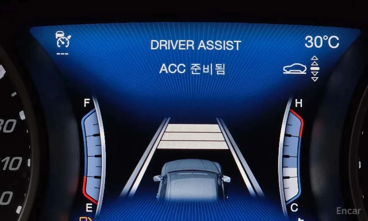 Maserati Levante, снимка 10 - Автомобили и джипове - 56689903